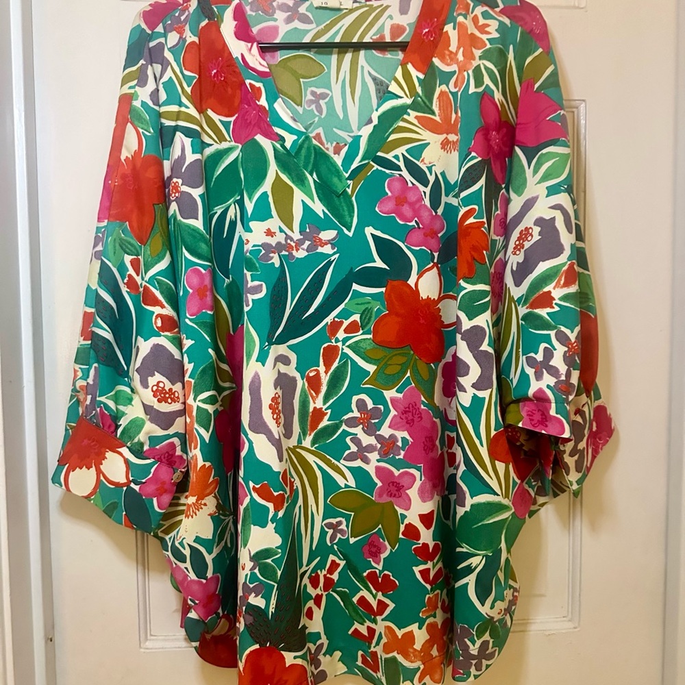 Green Flutter Sleeve Tunic with Relaxed Fit